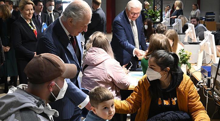 Kral Charles Almanya’da! Ukraynalı mültecilerle bir araya geldi