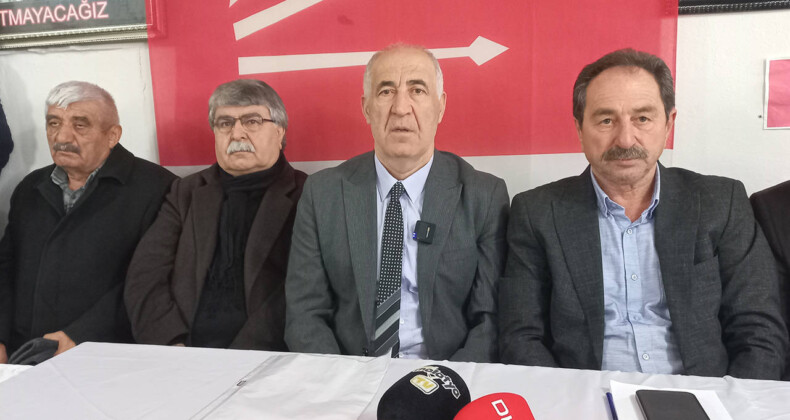 Aday gösterilmeyen CHP’li belediye başkanı Karadağ, partisinden istifa etti