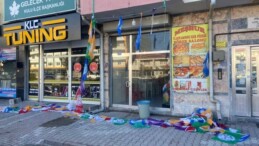 DEM Parti’nin seçim bürosundaki bayraklar söküldü