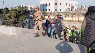 Hamile kadın ile 2 çocuğunu öldüren eski köy korucusu adliyede