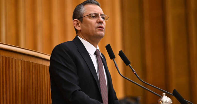 Özel, Erdoğan’ın ‘şeriat’ açıklamasına yanıt verdi, TCMB Başkanı’nın istifasını değerlendirdi