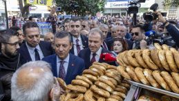 CHP’DEKİ SİYASET SAVURGANLIĞI