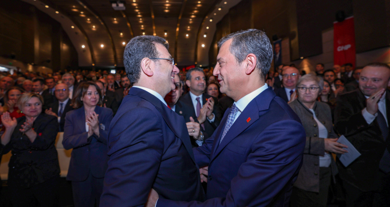 ÖZGÜR ÖZELİN YANLIŞTA ISRARI