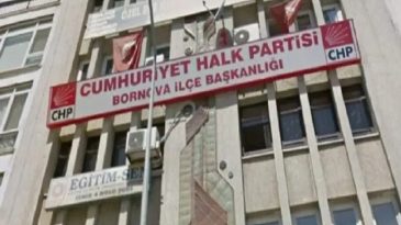 CHP BORNOVA’DA DEVİR TESLİM GERÇEKLEŞTİ