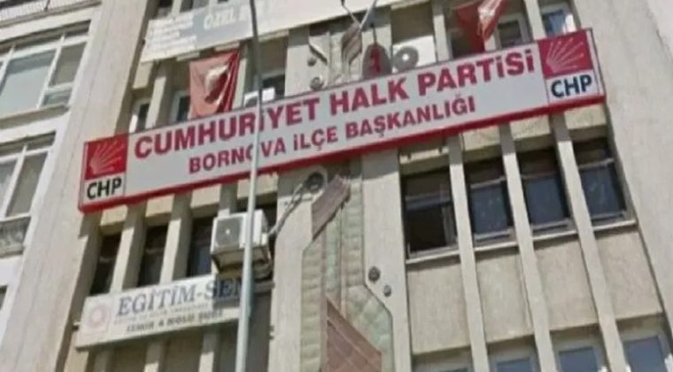 CHP BORNOVA’DA DEVİR TESLİM GERÇEKLEŞTİ